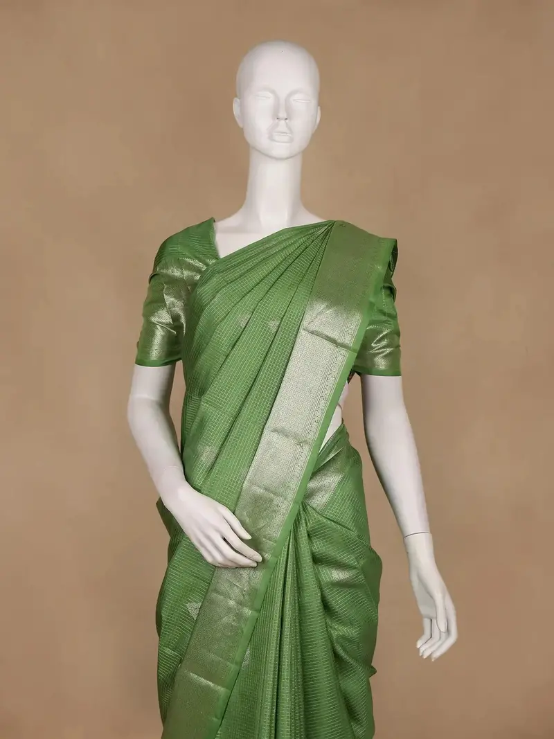 Green Checked Woven Pure Kanchipuram Silk Saree With Zari Border 2