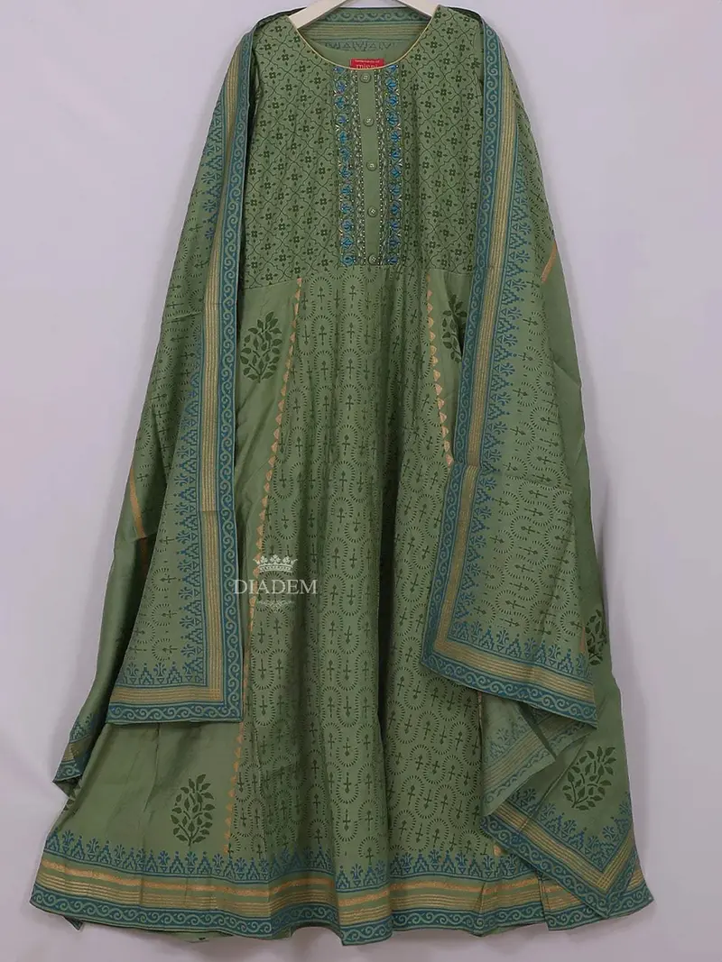 Green Cotton Straight Cut Salwar Suit Adorned With Floral Prints, Paired With Dupatta 2