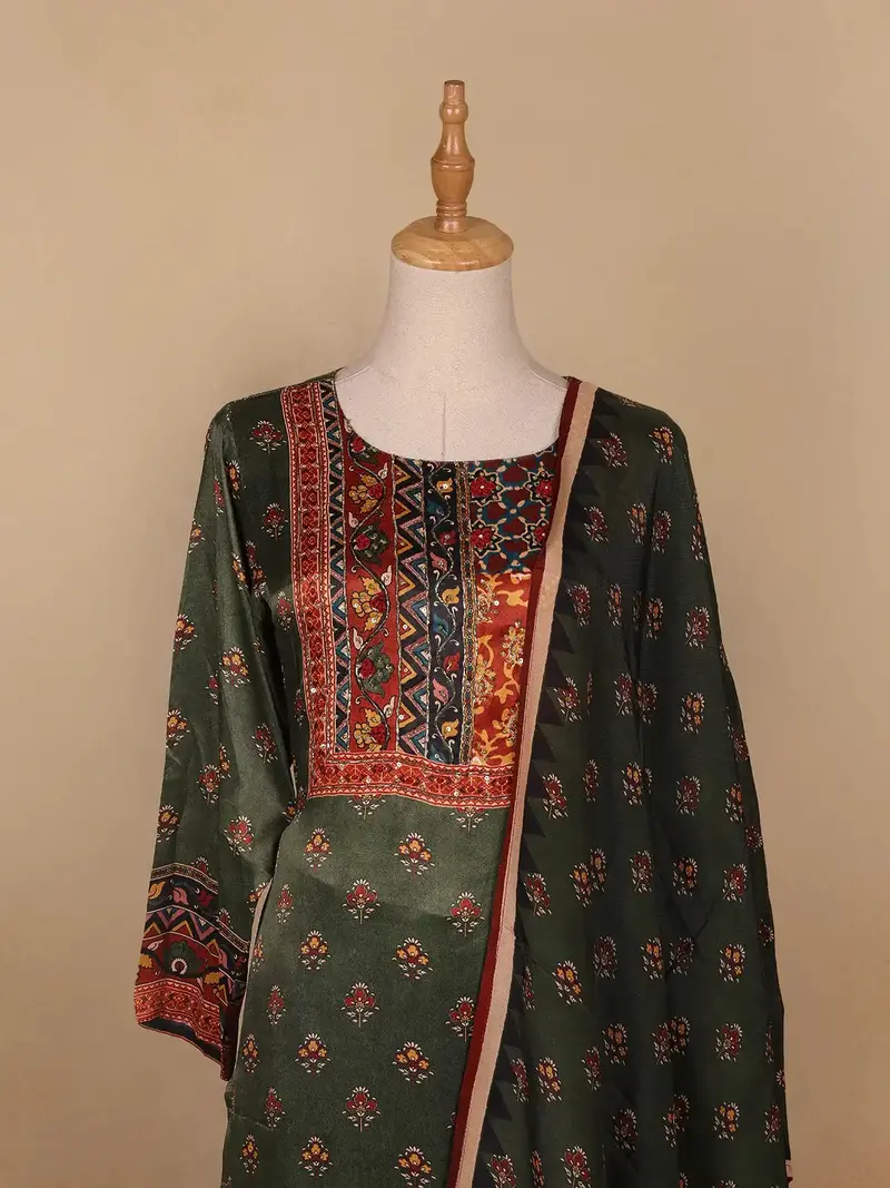 Green Floral Designed Cotton Rayon Salwar Suit 2