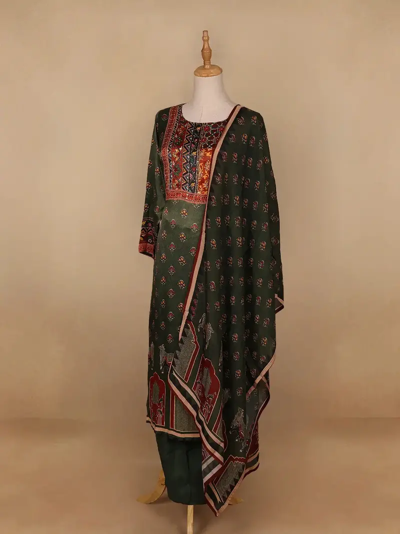 Green Floral Designed Cotton Rayon Salwar Suit 3