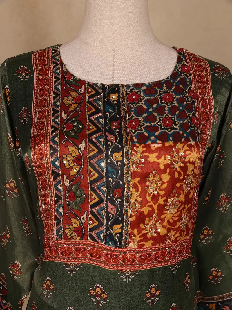 Green Floral Designed Cotton Rayon Salwar Suit 5