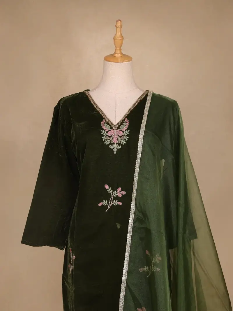 Green Floral Designed Velvet Co Ord Salwar Suit 2