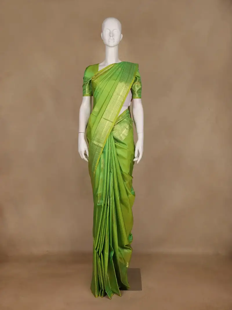Green Floral Motif Woven Pure Kanchipuram Silk Saree 1