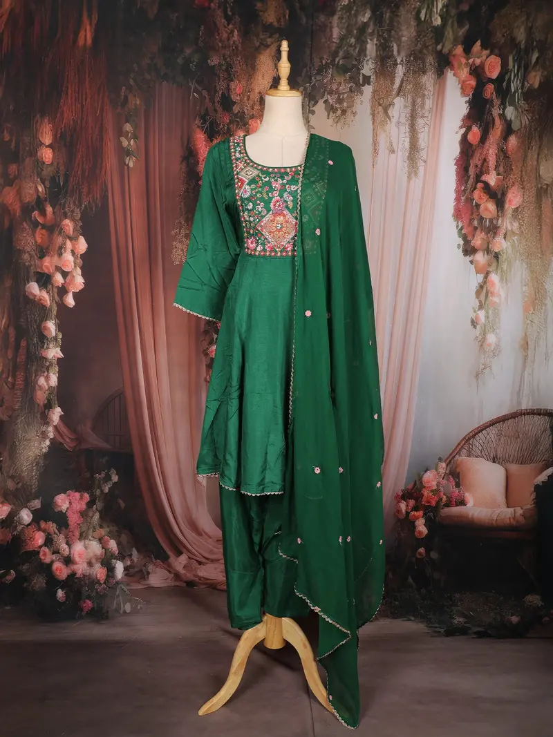 Green Floral Thread Embroidered Design Cotton Anarkali Salwar Suit 1