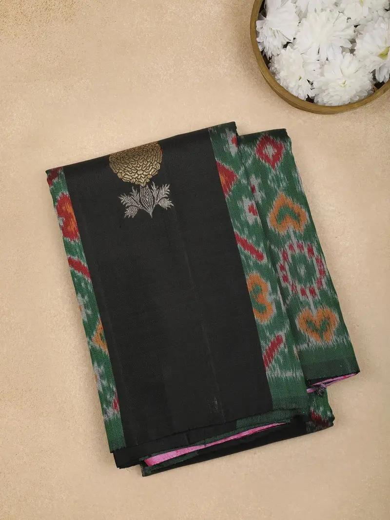 Green Floral Woven Pure Kanchipuram Silk Saree 1