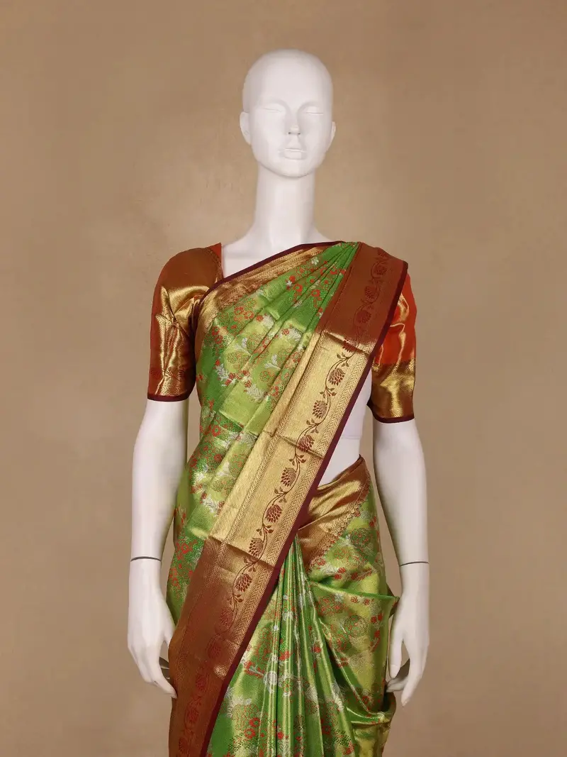 Green Floral Woven Pure Kanchipuram Silk Saree 2