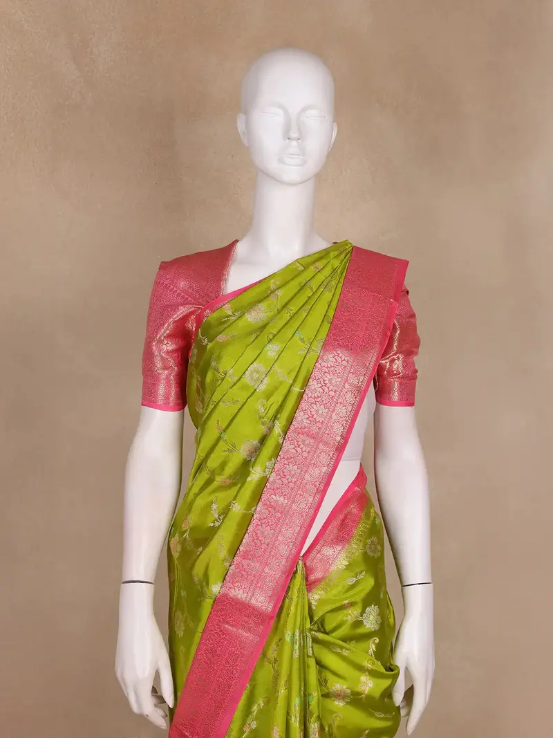 Green Flower Design Pure Banarasi Silk Saree 2