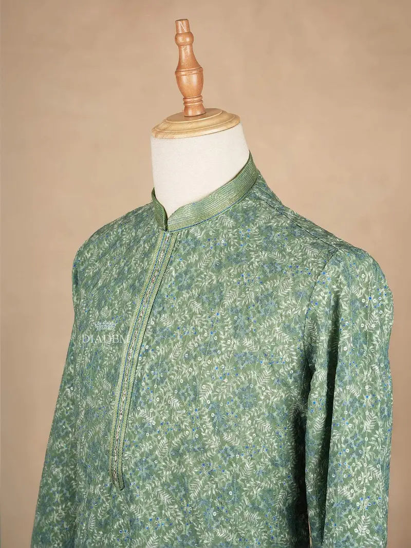 Green Kurta Set With Floral Embroidery Designs, With Pant 3
