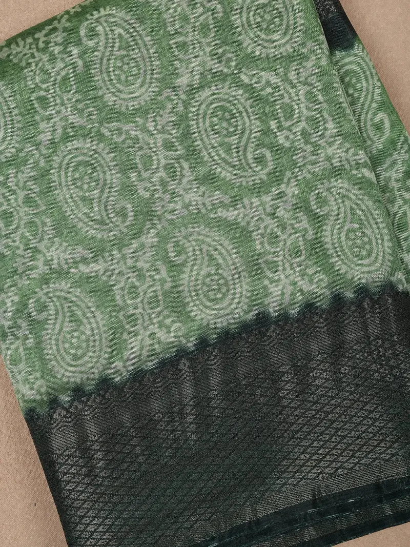 Green Paisley Designed Fancy Cotton Saree 2