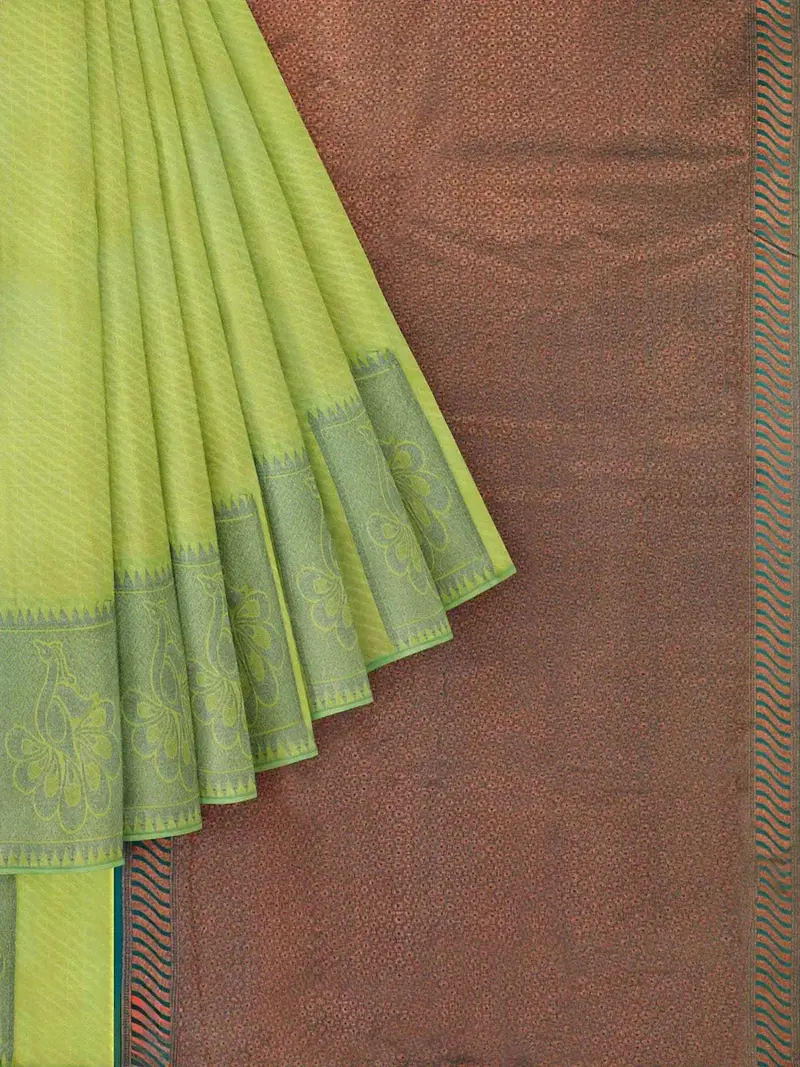 Green Silk Saree  With Floral Design On The Body And Without Border 1