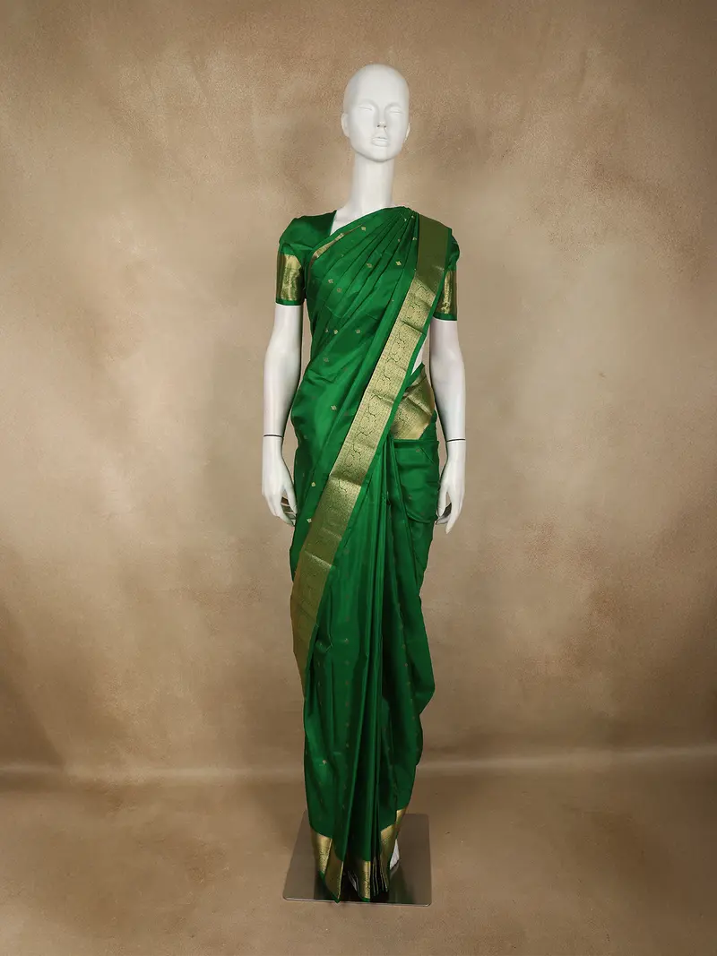 Green Small Butta Woven Kanchipuram Silk Saree With Zari Border 1