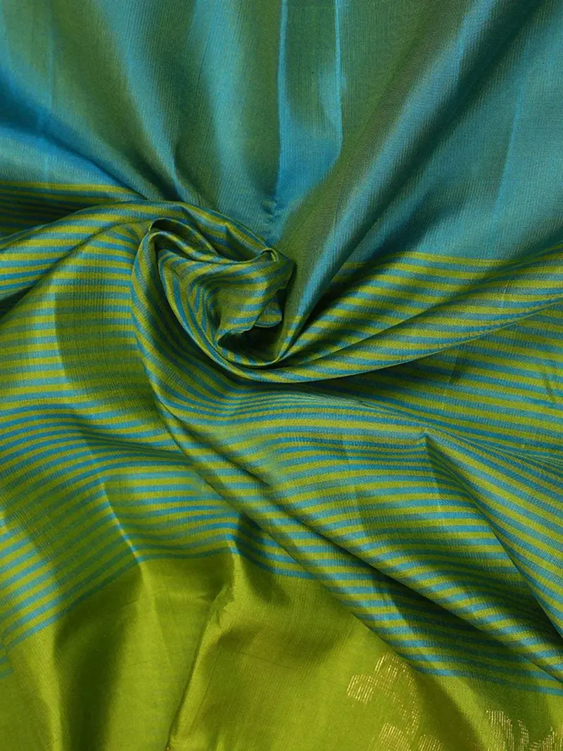 Green Soft Silk Saree With Stripes And Floral Design On The Body And Without Border 2