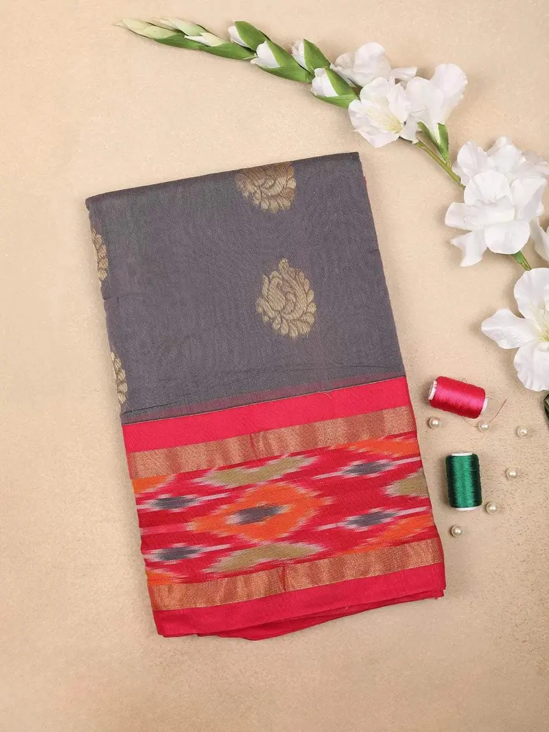 Grey Silk Cotton Saree With Floral Motif Design On The Body And Contrast Border 1