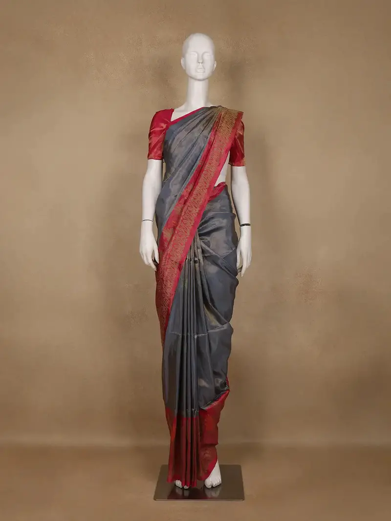 Grey Solid Woven Pure Kanchipuram Silk Saree 1