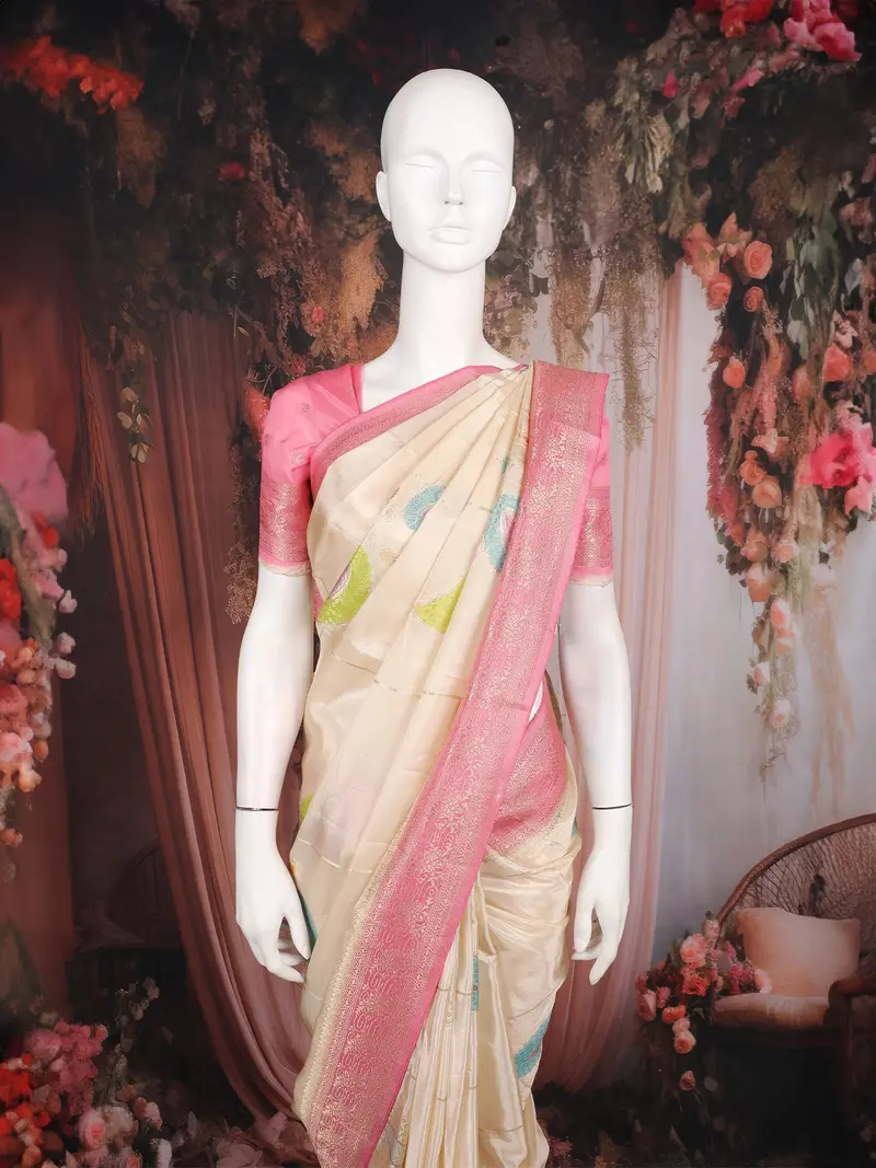 Ivory Floral And Leaf Woven Banarasi Silk Saree With Contrast Pink Zari Border 2
