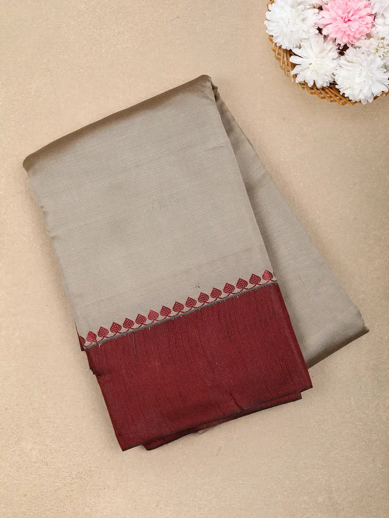Ivory Solid Design Soft Silk Fancy Wear Saree With Contrast Border 1