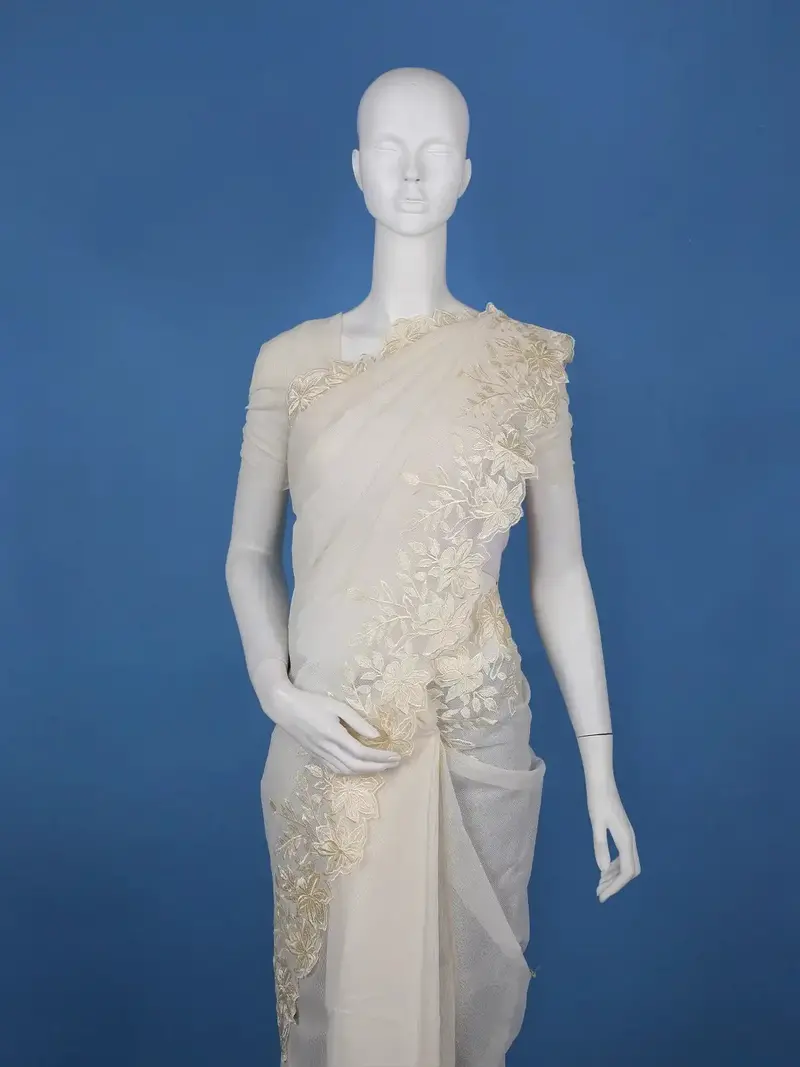 Ivory Solid Design Tissue Saree With Scalloped Floral Embroidered Border 2