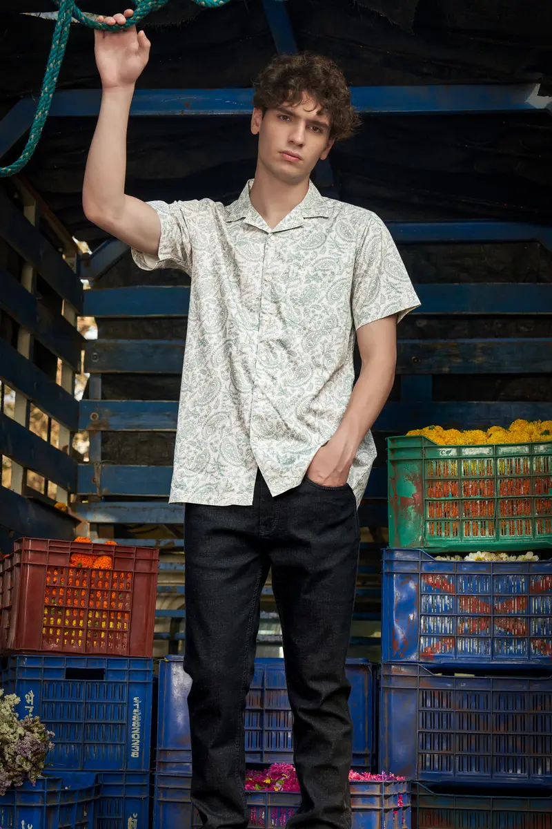 Ivy Stone-Stonewall Cream And Dianne Green Paisleys Printed Subtle Sheen Super Soft Premium Cotton Casual Shirt 5