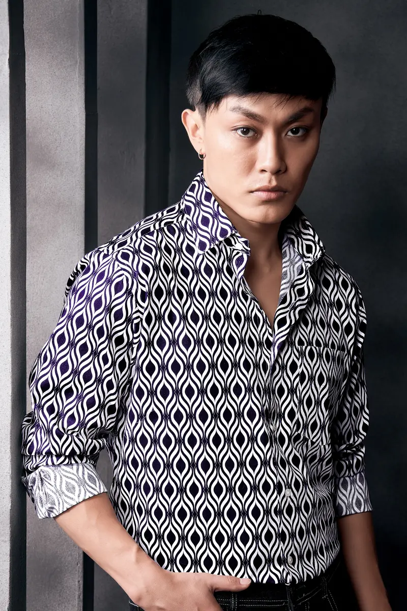 Jade Black And Bright White Hypnotic Printed Subtle Sheen Super Soft Premium Cotton Shirt 2