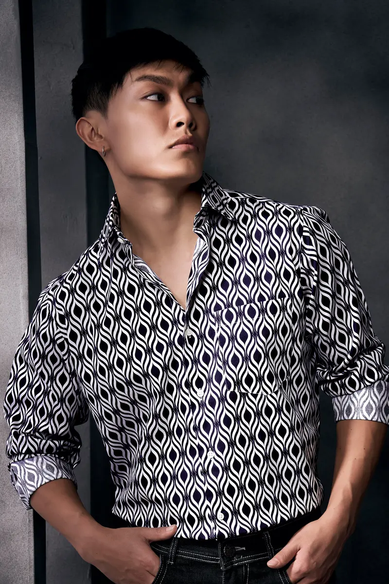 Jade Black And Bright White Hypnotic Printed Subtle Sheen Super Soft Premium Cotton Shirt 4