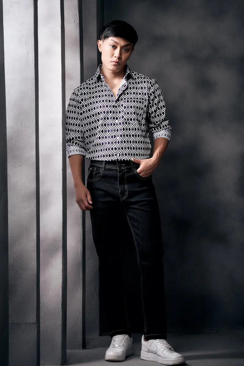 Jade Black And Bright White Hypnotic Printed Subtle Sheen Super Soft Premium Cotton Shirt 6