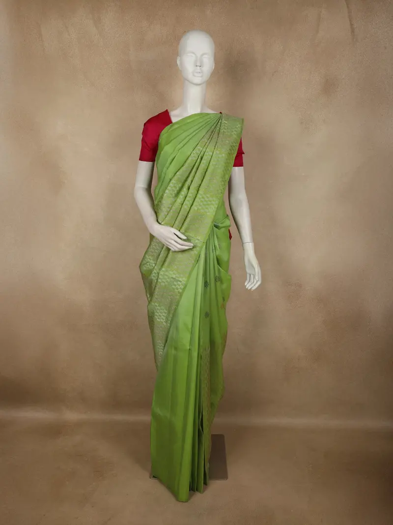 Leaf Green Floral Butta Woven Design Pure Kanchipuram Silk Saree 1