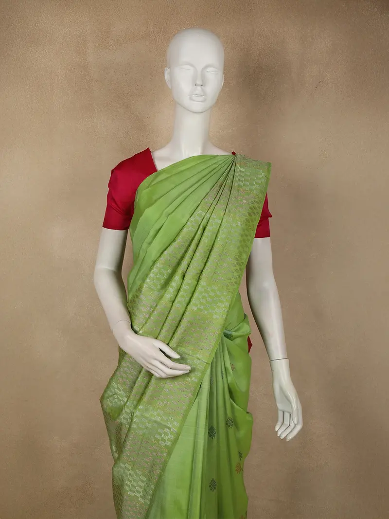 Leaf Green Floral Butta Woven Design Pure Kanchipuram Silk Saree 2