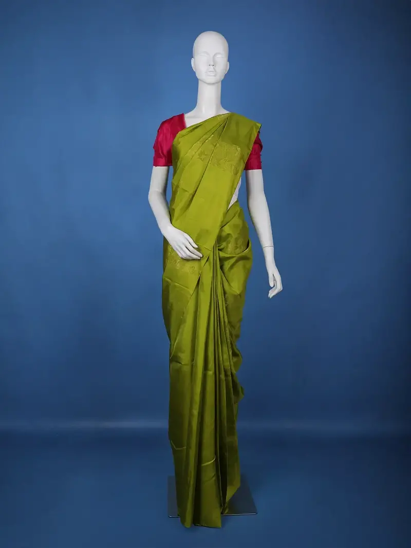Leaf Green Floral Design Zari Woven Soft Silk Saree 1