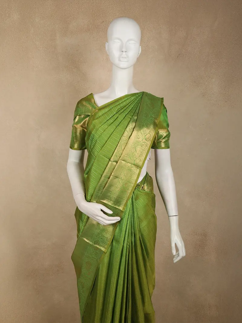 Leaf Green Striped Zari Woven Design Pure Kanchipuram Silk Saree With Zari Border 2
