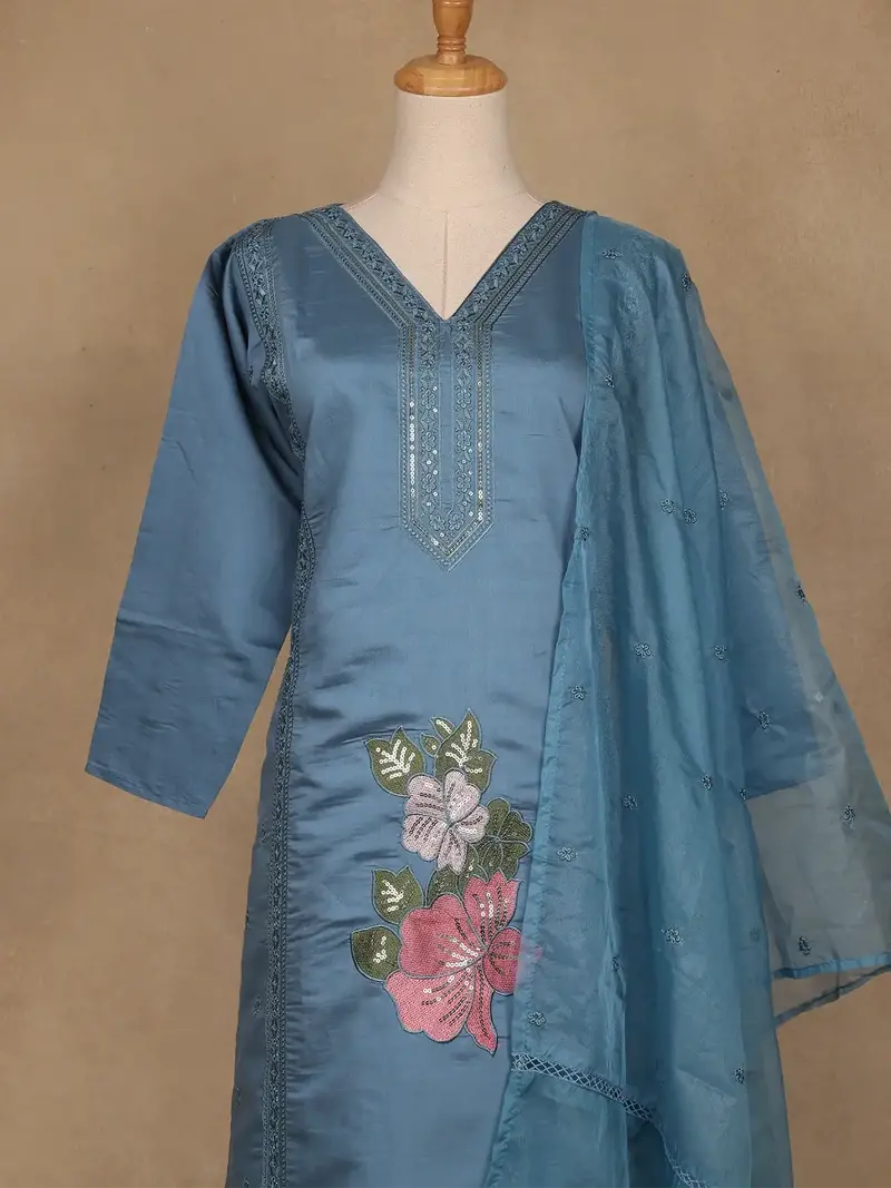 Light Blue Floral Designed Embroidered Georgette Salwar Suit 2