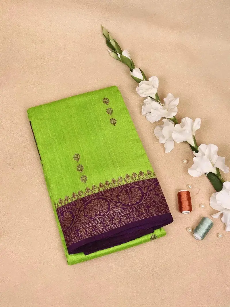 Light Green Banarasi Saree With Floral Design On The Body With Contrast Zari Border 1