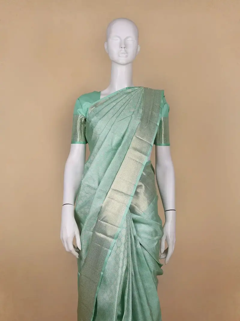 Light Green Floral Butta Woven Pure Kanchipuram Silk Saree With Zari Border 2