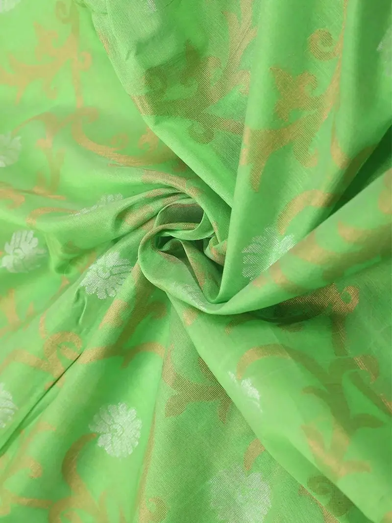 Light Green Silk Cotton Saree With Floral Design On The Body With Matching Border 2