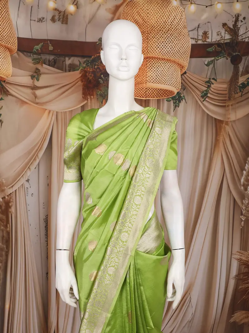 Light Green Zari Butta Woven Design Pure Banarasi Saree With Zari Woven Border 2