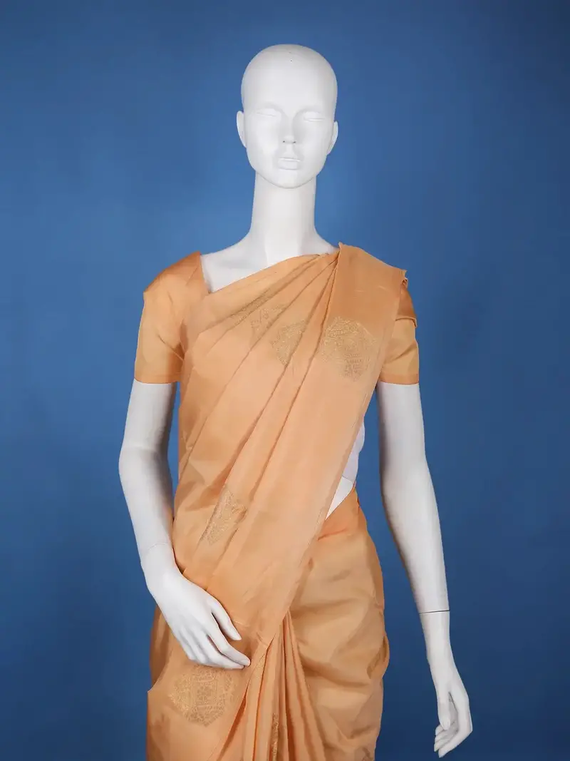 Light Peach Geometric Design Zari Woven Soft Silk Saree 2