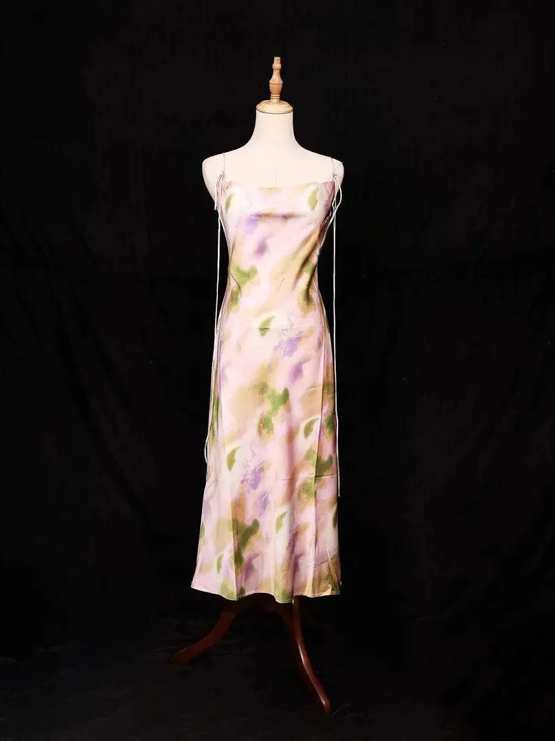 Light Peach Ladies Salwar Suit Adorned With Floral Designs 1