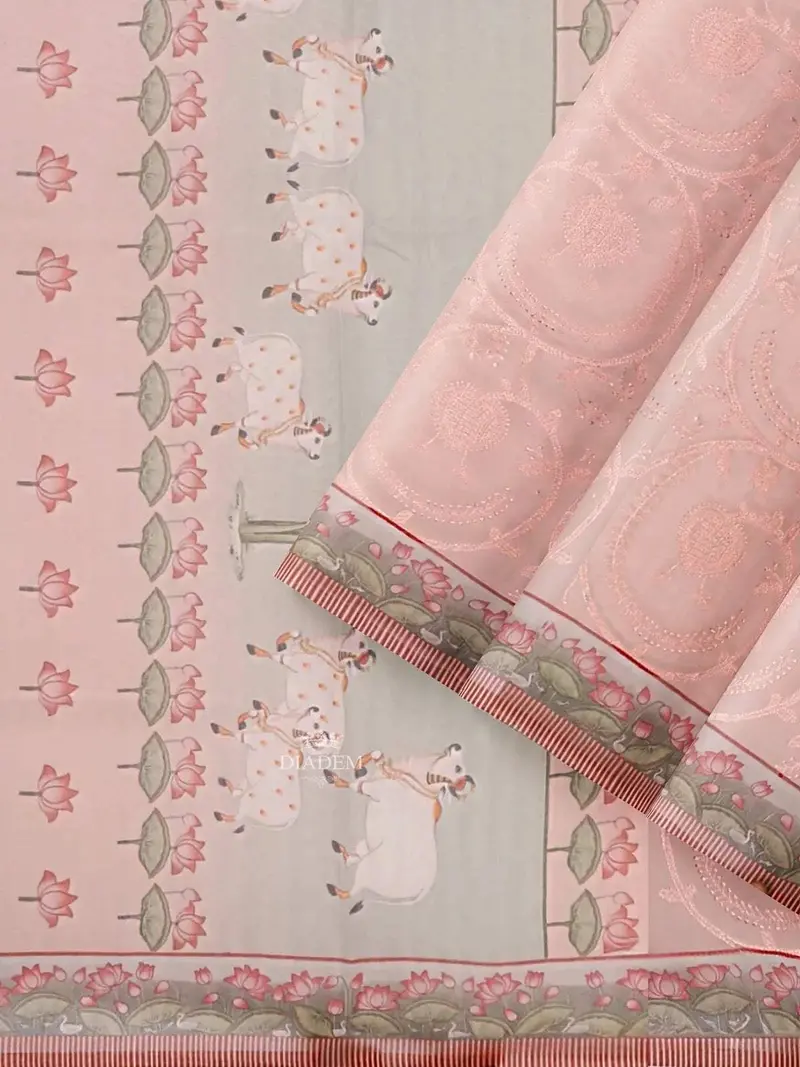 Light Peach Organza Saree With Floral Thread Work On The Body And Printed Border 2