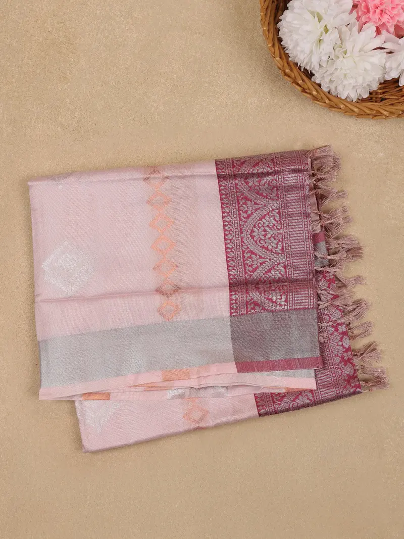 Light Pink Geometric Diamond Designed Silk Saree 1