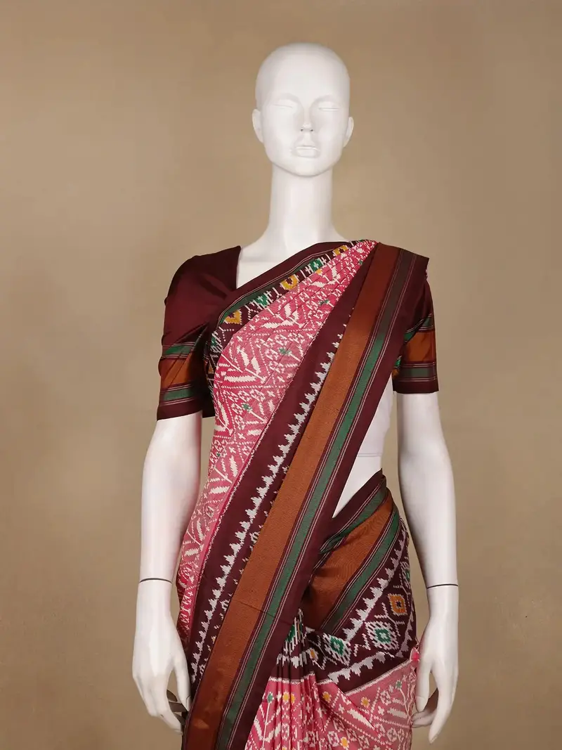 Light Pink Ikkat Design Silk Saree With Maroon Contrast Border 2