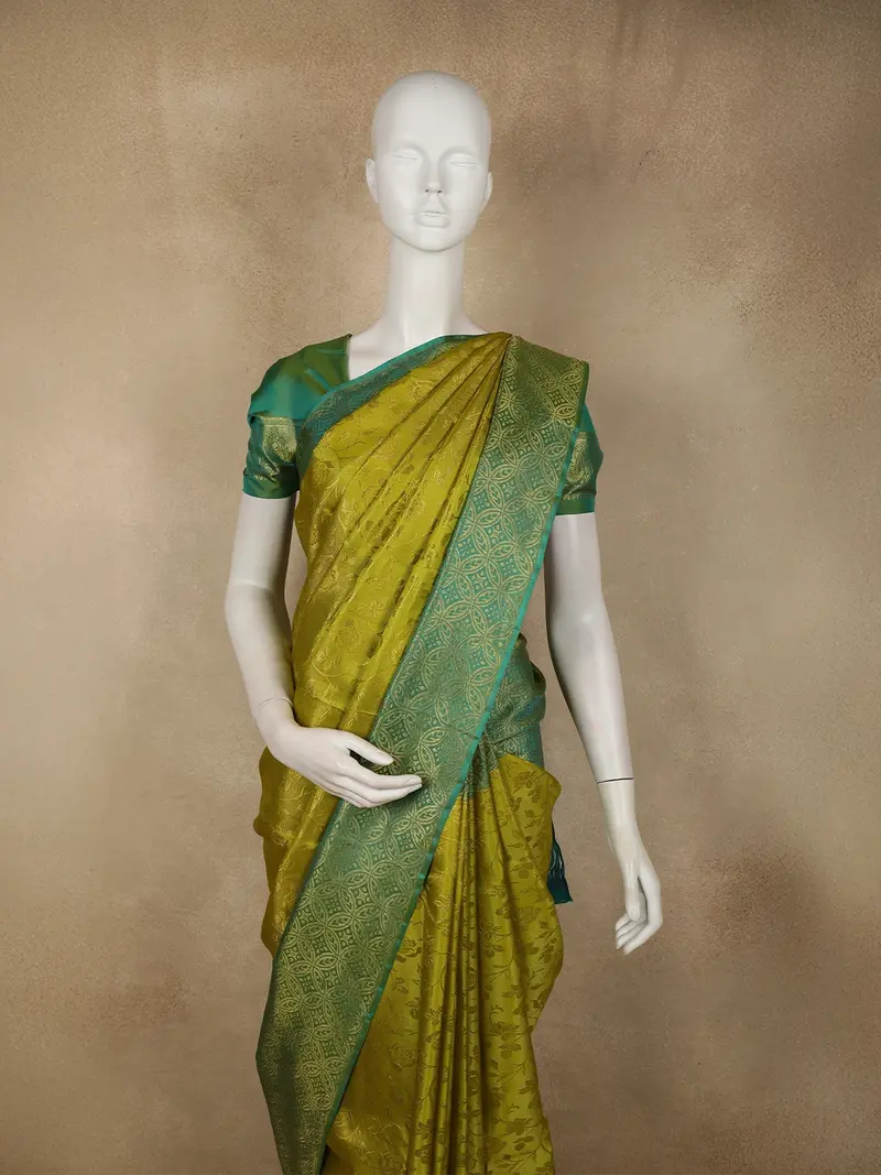 Lime Green Floral Woven Design Kanchipuram Silk Saree With Contrast Border 2
