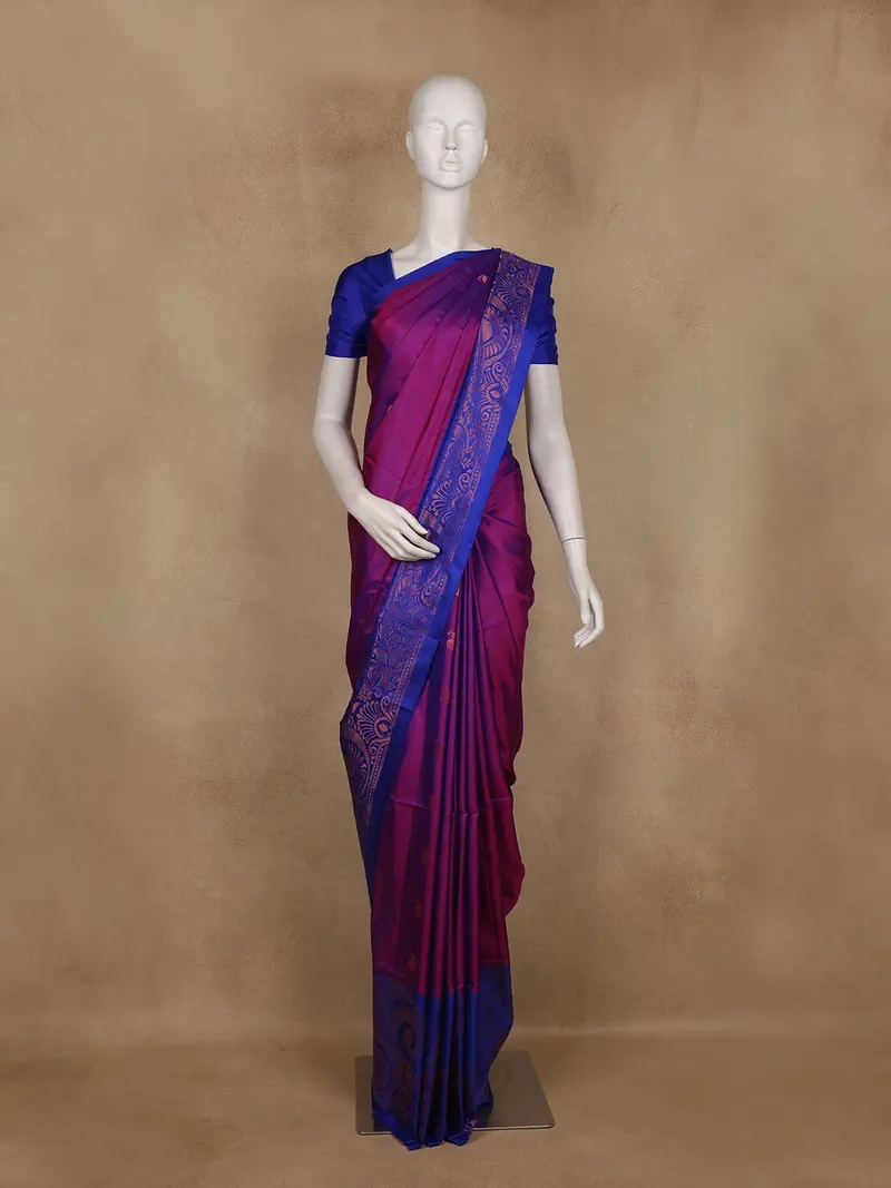 Magenta Paisley Woven Soft Silk Saree With Contrast Royal Blue Border 1
