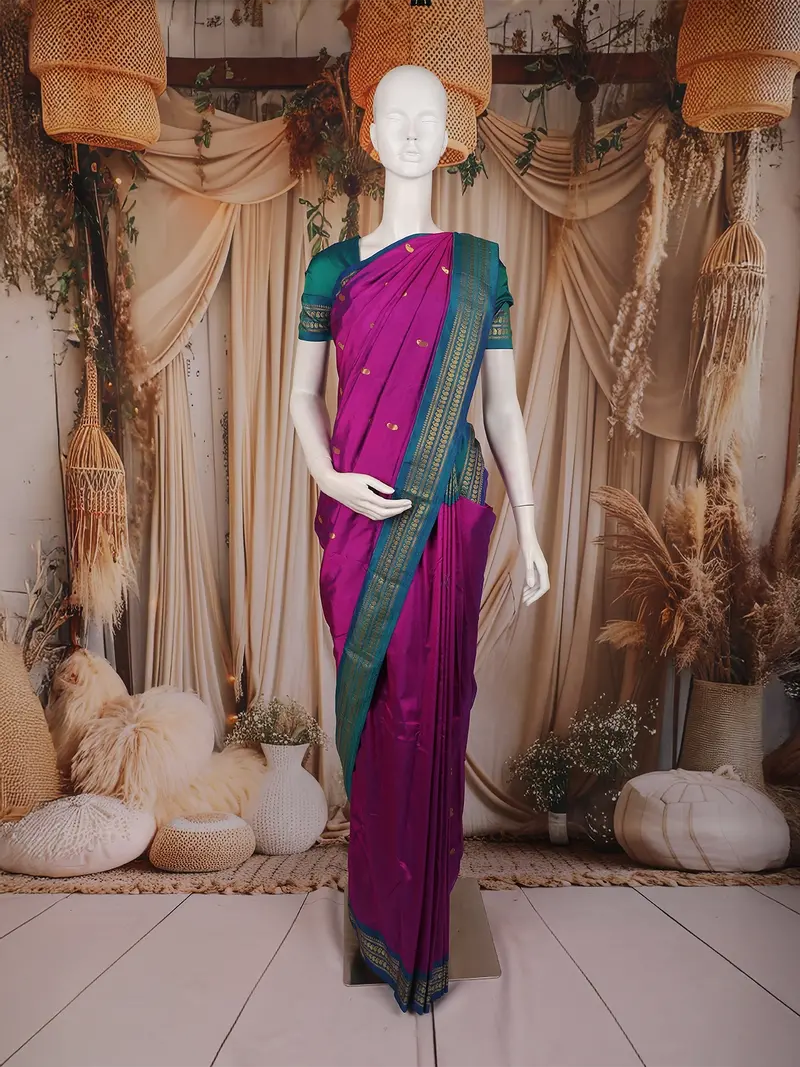 Magenta Purple Paisley Butta Woven Design Kanchipuram Silk Saree With Zari Border 1