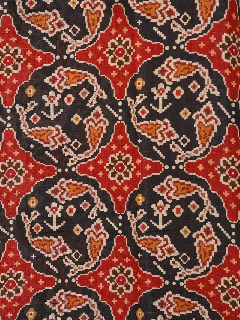 Maroon Banarasi Saree With Ikat Design On The Body With Matching Border 2