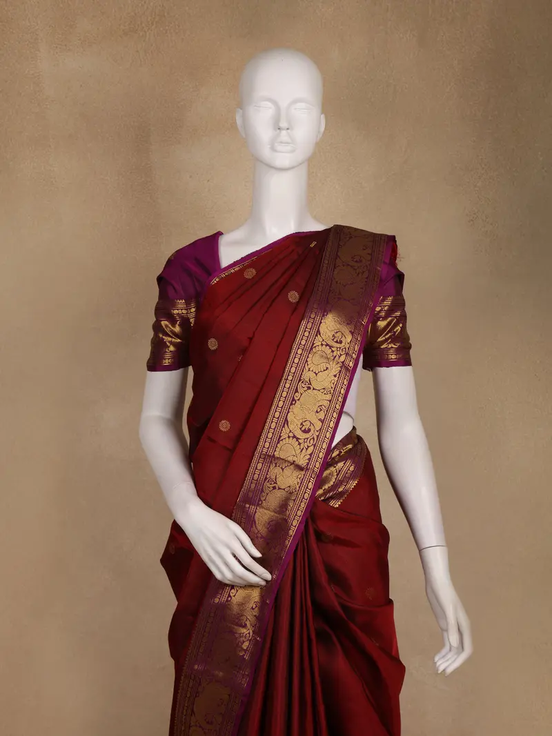 Maroon Butta Woven Design Pure Kanchipuram Silk Saree 2