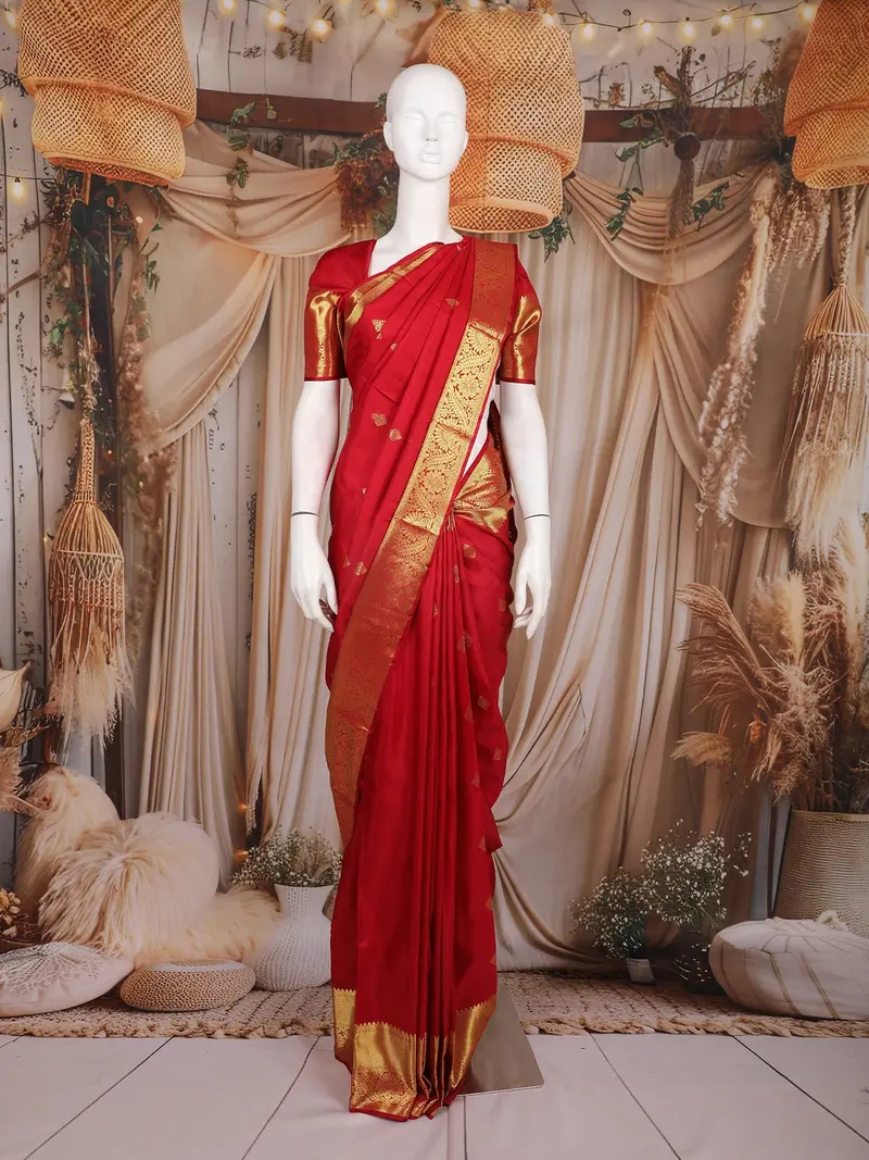 Maroon Butta Woven Design Pure Kanchipuram Silk Saree With Zari Woven Border 1
