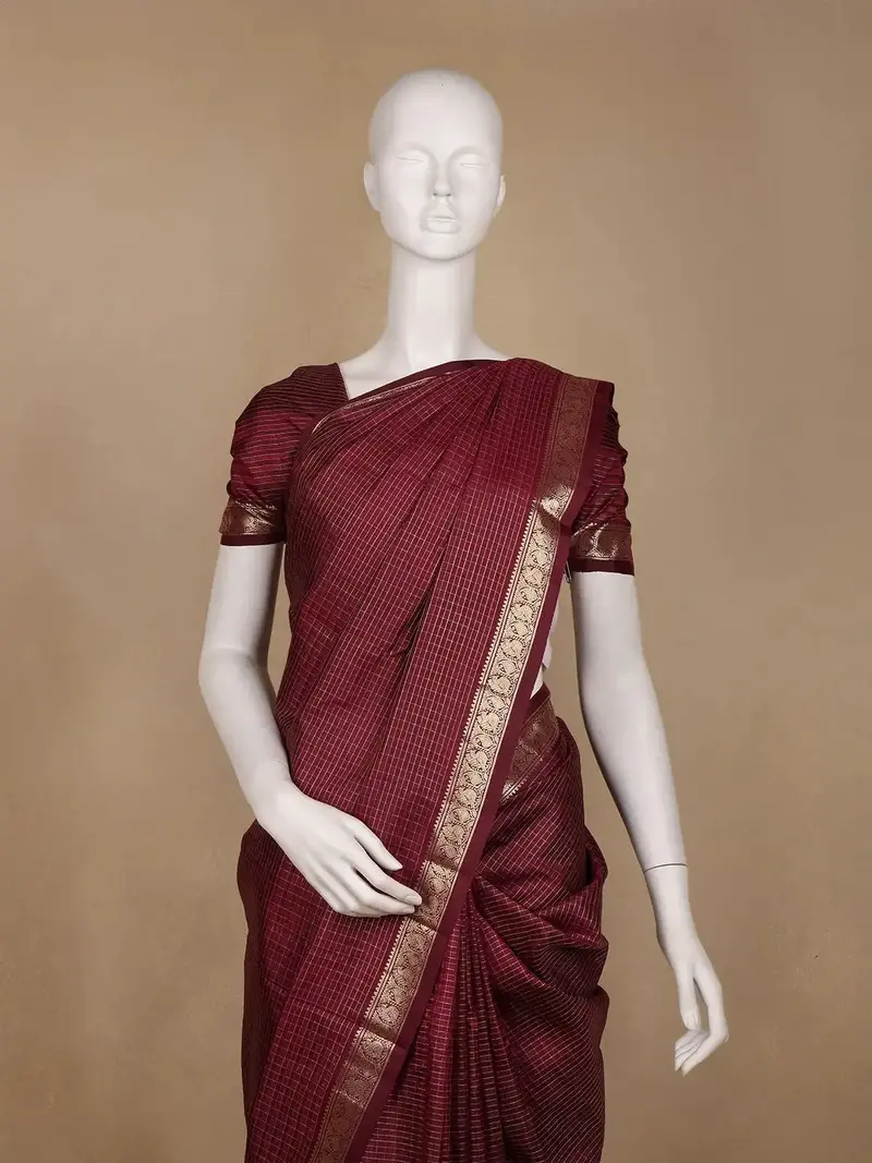 Maroon Checked Woven Pure Kanchipuram Silk Saree With Zari Border 2