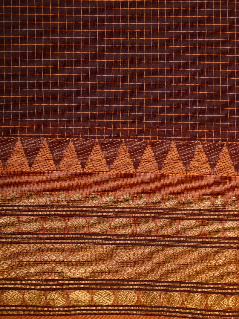 Maroon Checks Design Cotton Saree With Contrast Mustard Zari Woven Border 2