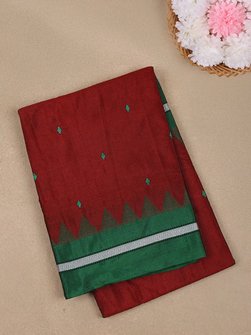 Maroon Diamond Motif Design Cotton Saree With Contrast Green Temple Border 1