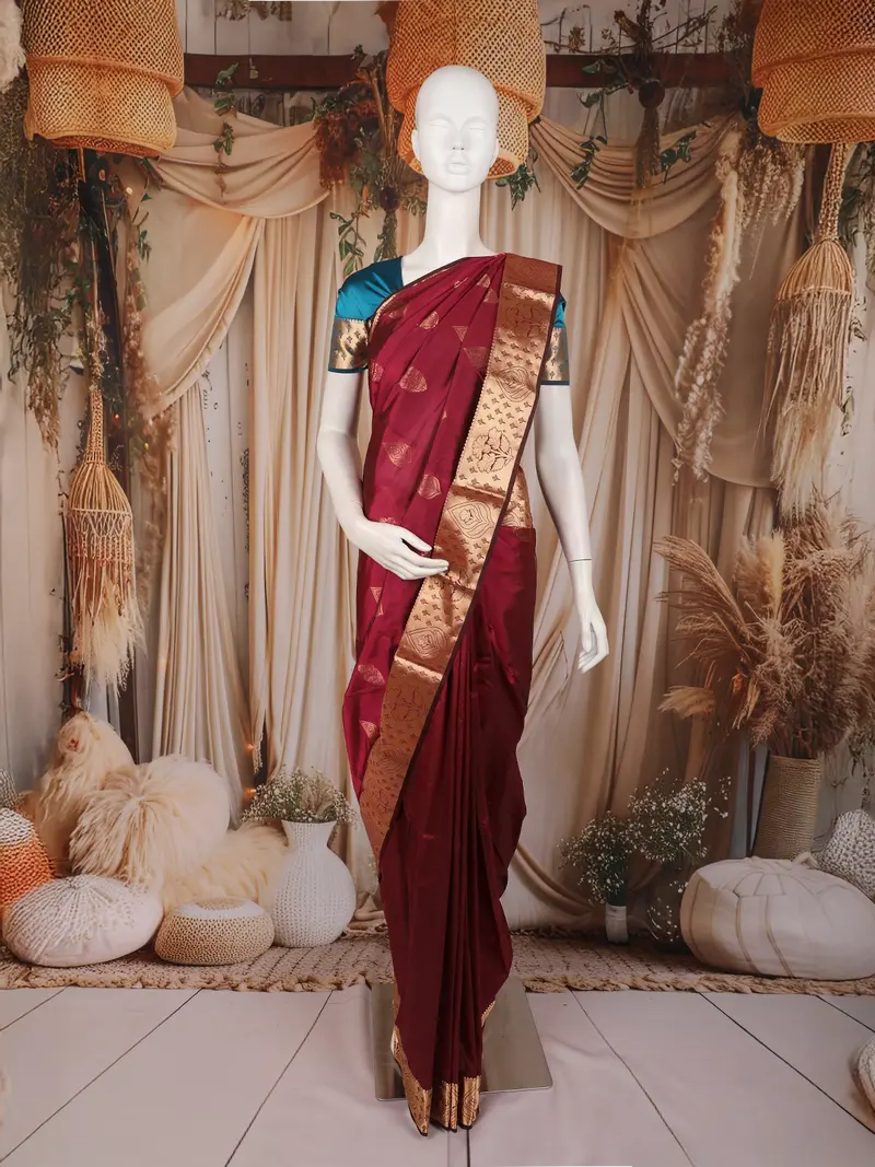 Maroon Floral Butta Woven Design Kanchipuram Silk Saree With Zari Border 1