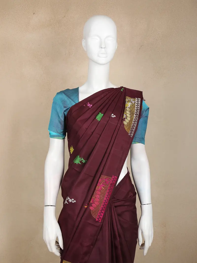 Maroon Floral Motif Woven Kanchipuram Silk Saree 2